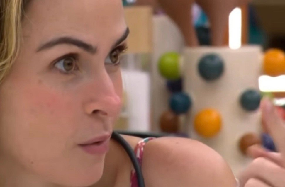 Ana Paula relembra ideia a Jonas e movimenta clima entre participantes no BBB26 Ana Paula relembra ideia a Jonas e movimenta clima entre participantes no BBB26