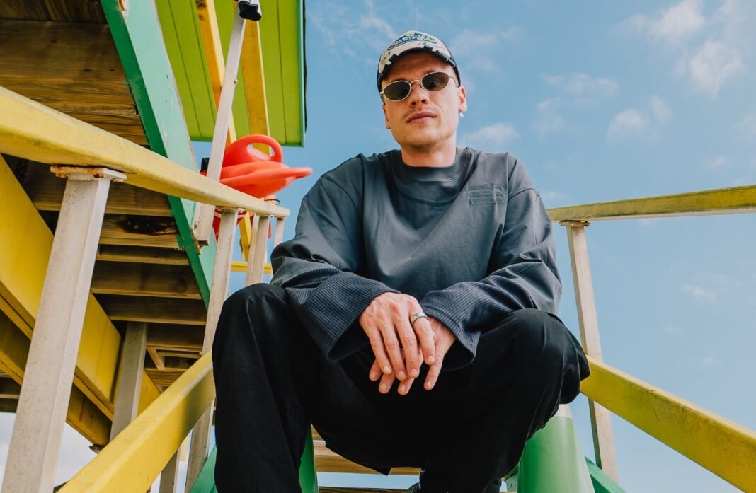 DJ e produtor Maddix lança “Favela”, track inspirada em sua primeira viagem ao Brasil e anuncia apresentação em São Paulo DJ e produtor Maddix lança “Favela”, track inspirada em sua primeira viagem ao Brasil e anuncia apresentação em São Paulo