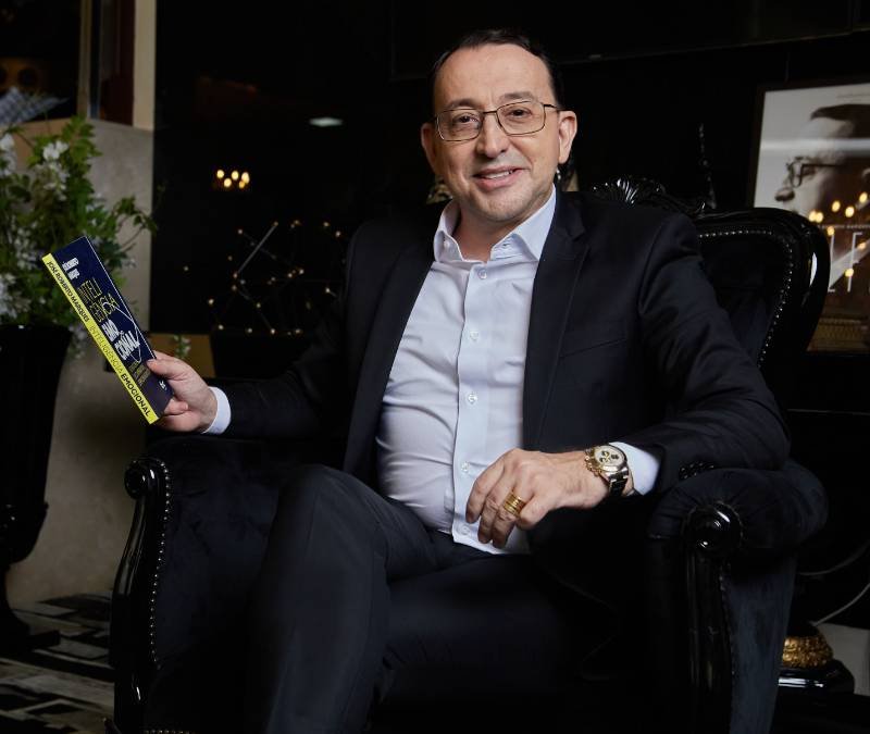 Mentor dos mentores: o homem por trás de nomes como Joel Jota, Walcyr Carrasco e Natália Guimarães José Roberto Marques