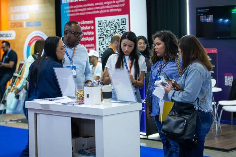 Metodologia visa apoiar gestores na avaliação de programas bilíngues e evolução real dos alunos Apresentação da metodologia aos gestores teve início no GEduc 2026.