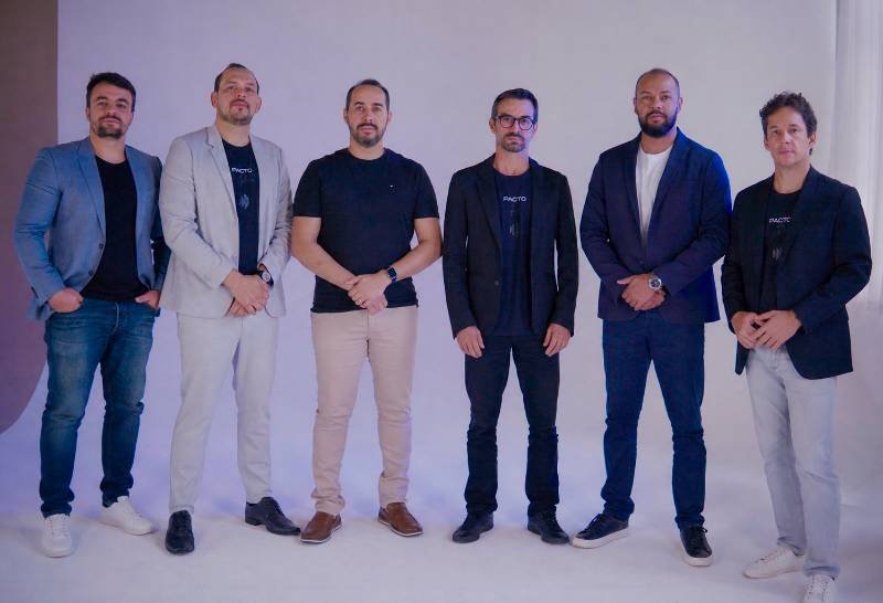 Pacto soluções revela novo posicionamento como ecossistema integrado para transformar a gestão no mercado wellness Da esquerda para a direita: Rafael Moraes, Tibério Lemes, Waller Maciel, Maxmiliano Barbosa, Gleidson Soares e Leonardo Moreira, sócios-diretores da Pacto Soluções