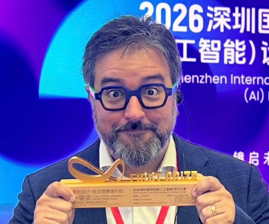 Brasileiro Filipe Diniz faz história e vence prêmio internacional de design óptico em Shenzhen Filipe Diniz