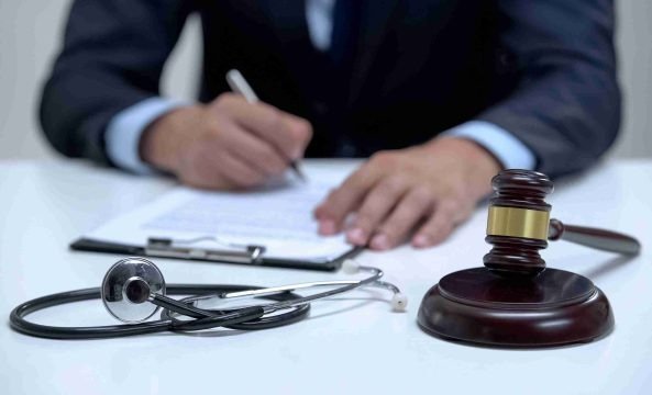 Como médicos estão aumentando a renda através de perícias judiciais