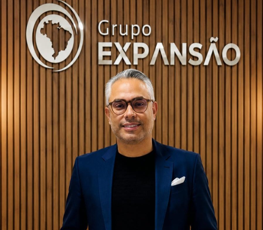 Como Júnior Lacerda levou o Grupo Expansão ao topo do controle de pragas no Brasil Júnior Lacerda transforma desafios em sucesso e cria a maior empresa de controle de pragas do Brasil, o Grupo Expansão.