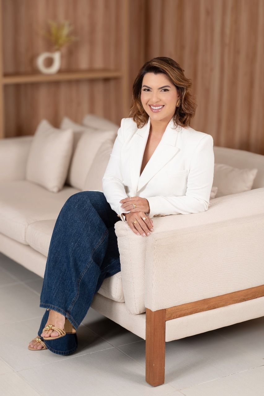 Dra. Karina Cavalcanti revoluciona o rejuvenescimento íntimo Dra. Karina Cavalcanti