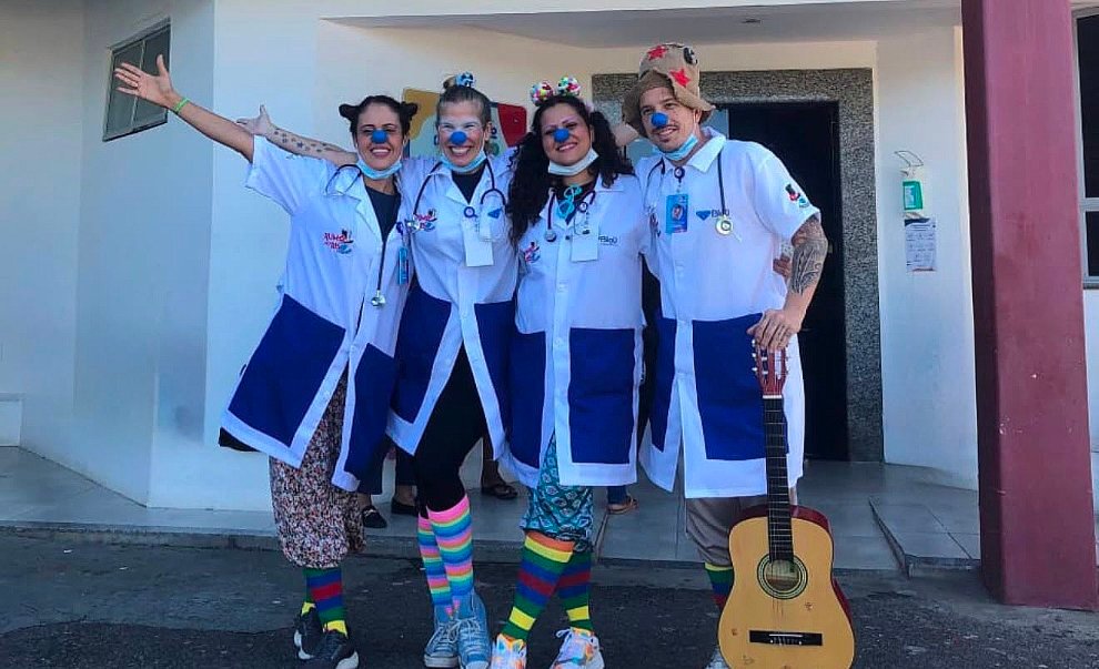 Na semana do Dia dos Avós, Rumo ao Riso leva acolhimento e alegria aos hospitais de Porto Seguro Na semana do Dia dos Avós, Rumo ao Riso leva acolhimento e alegria aos hospitais de Porto Seguro