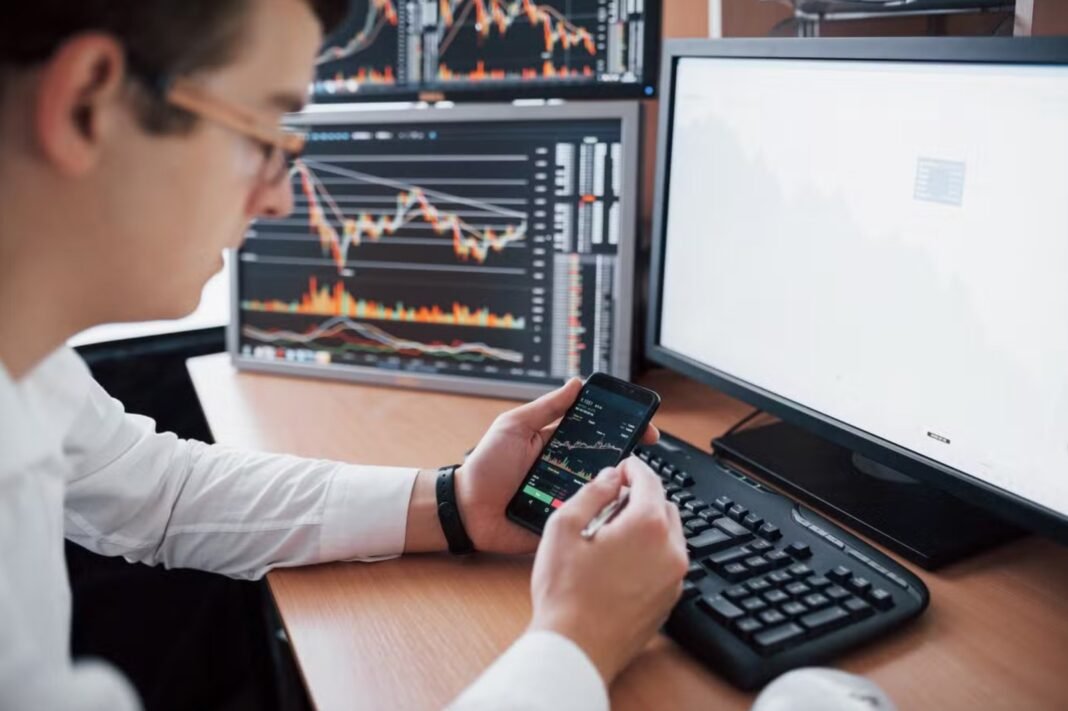 Mesa de câmbio: o que é, como funciona e quando vale travar (guia GX Capital) A mesa de câmbio consultiva tem uma atuação estratégica e pode travar o câmbio nas situações indicadas.