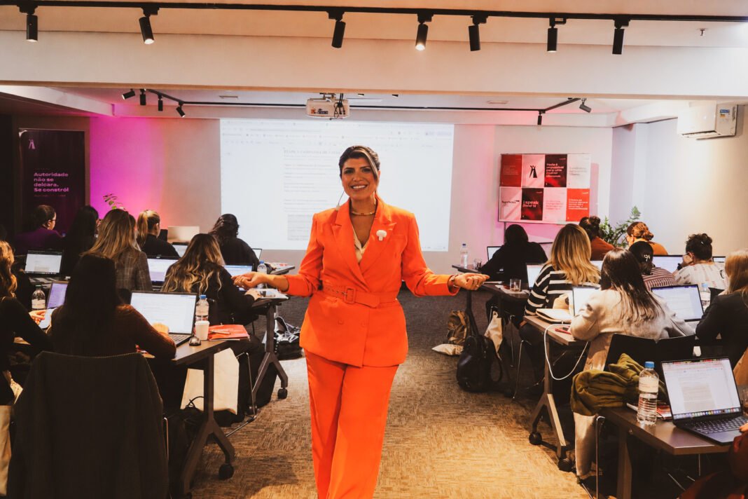 Work In nasce para formar a próxima geração de mulheres CEOs Anndrêa Franco, da Work In, ajuda mulheres empreendedoras a ocuparem as cadeiras de poder.