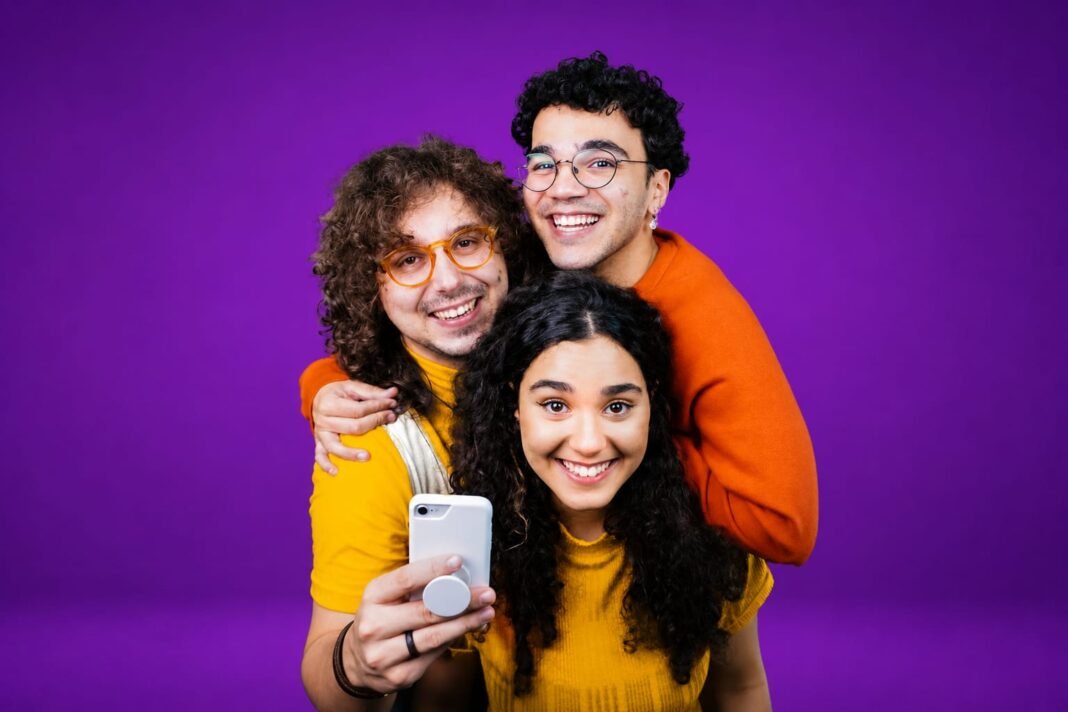 Irmãos Cauwave estreiam na Flamus com conteúdos exclusivos Na Flamus, Cainã, Cauê e Ynaê poderão mostrar materiais que nem sempre encontram espaço nas redes sociais abertas.