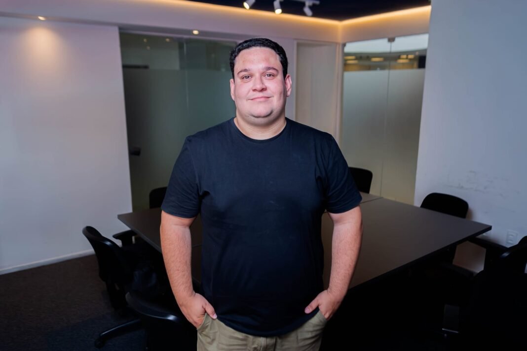 Brasileiros no exterior usam consórcio para construir patrimônio no Brasil Henrique Com Renda (Henrique Castro), fundador do Grupo Viabilizze.