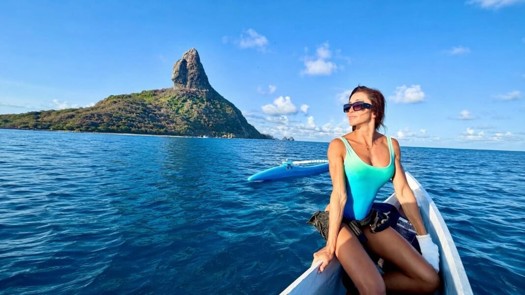 Relato de Tayane Dalazen sobre ataque de tubarão repercute na imprensa Tayane Dalazen explica que entrou no mar para observar os tubarões em seu ambiente natural, sem o objetivo de tocá-los, provocá-los ou produzir uma imagem de impacto para publicação.