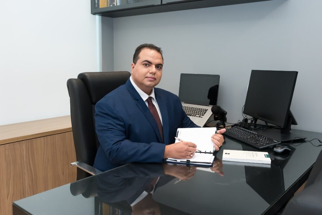 Salário-maternidade: quem tem direito ao benefício, como pedir e o que muda com a nova lei dos 30 dias Legislação brasileira garante acesso ao salário-maternidade em diferentes situações, explica o advogado Átila Dantas.