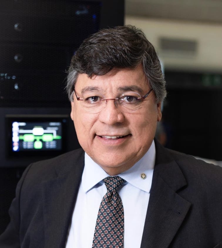 UPS inteligentes: segurança sem interrupção, da elétrica à cibernética Aluízio Ábdom, Diretor Comercial e de Marketing da Engetron