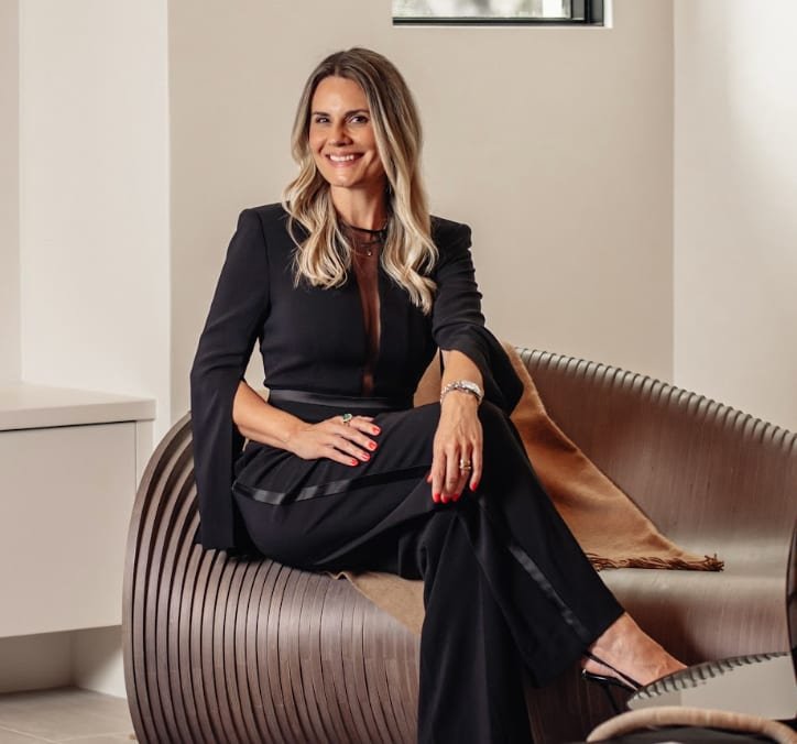 Mulheres brasileiras estão construindo negócios no mercado de luxo americano Andria Tagliari consolida sua atuação no design de luxo com projetos que unem rigor técnico, estética refinada e elevação do valor percebido dos imóveis