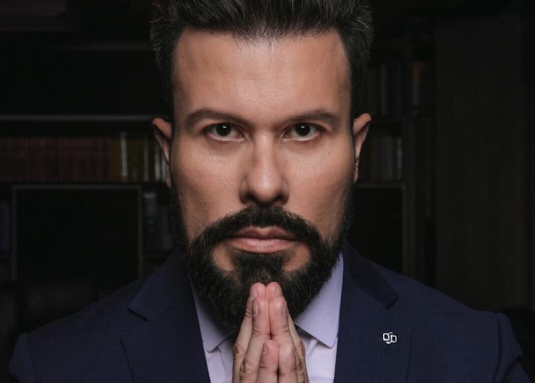 Faustino da Rosa Júnior: uma vida entre livros, salas de aula e negócios Faustino da Rosa Júnior: uma vida entre livros, salas de aula e negócios