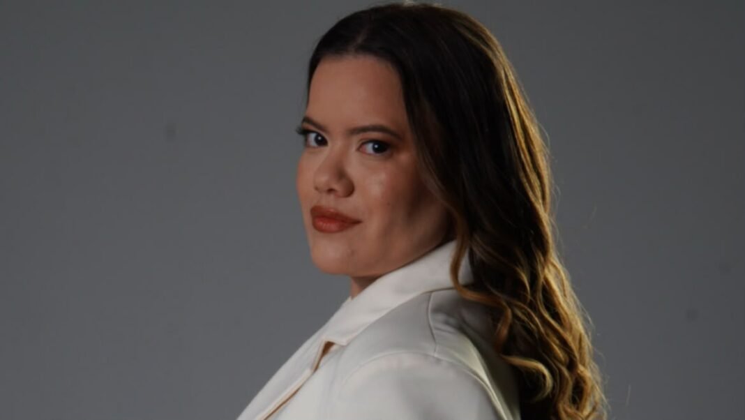 Harmonização sem excessos ganha espaço
e valoriza a beleza natural Dra. Laura Tavares