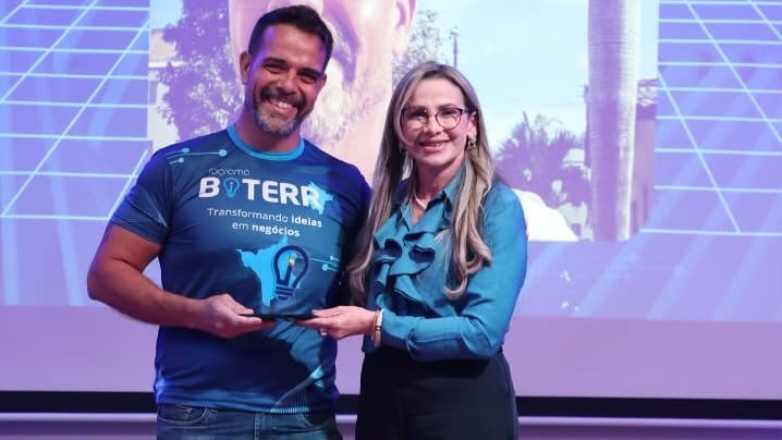 Revolucionando o Ensino Veterinário: A Ciência de André Galvão Professor universitário e pesquisador André Luiz Baptista Galvão.