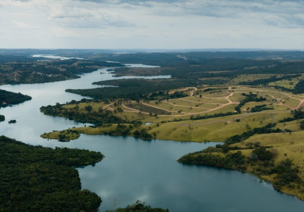 Um sábado na Fazenda do Lago: como os clubes do Lago Corumbá IV organizam o fim de semana a 1h10 de Brasília A gleba da Fazenda do Lago debruçada sobre o Lago Corumbá IV: o endereço desenhado para o fim de semana.